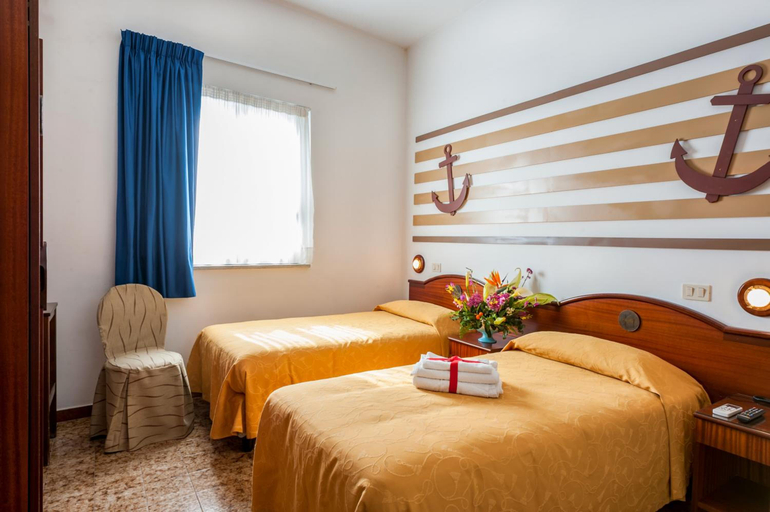 Bedroom 2, Hotel La Carruba, Cosenza