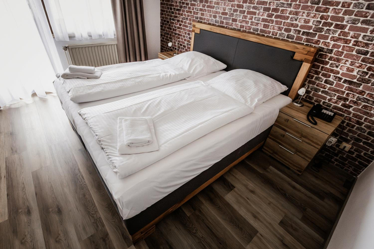 Bedroom 1, Hotel-restaurant Zum Schwalbennest, Vogelsbergkreis