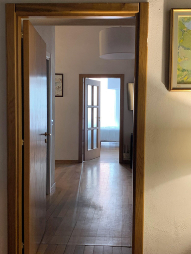 Room 5, Evaref House, Napoli