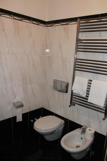 Bathroom 3, Hotel Ai Sette Nani, Trieste