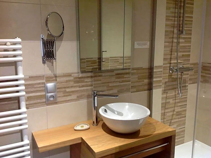 Bathroom 4, Auberge De L Abbaye, Manche