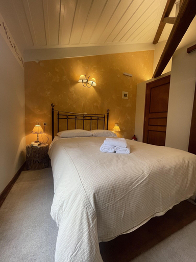Room 2, Isabo, Peloponnese