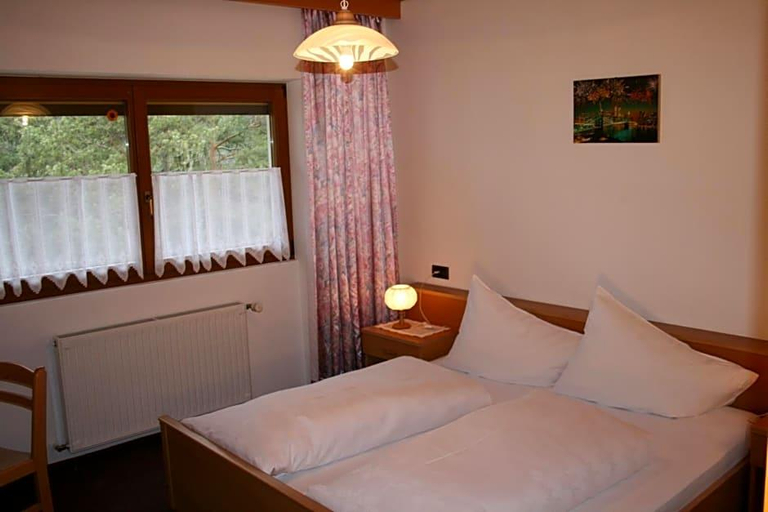 Bedroom 3, Gasthof Majestic, Bolzano