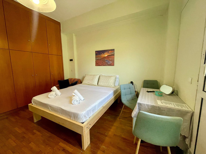Wardrobe, Casa Katerina studio apartment, Crete