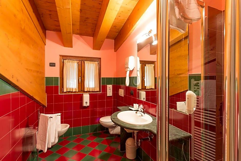 Bathroom 4, Hotel Arisch, Sondrio