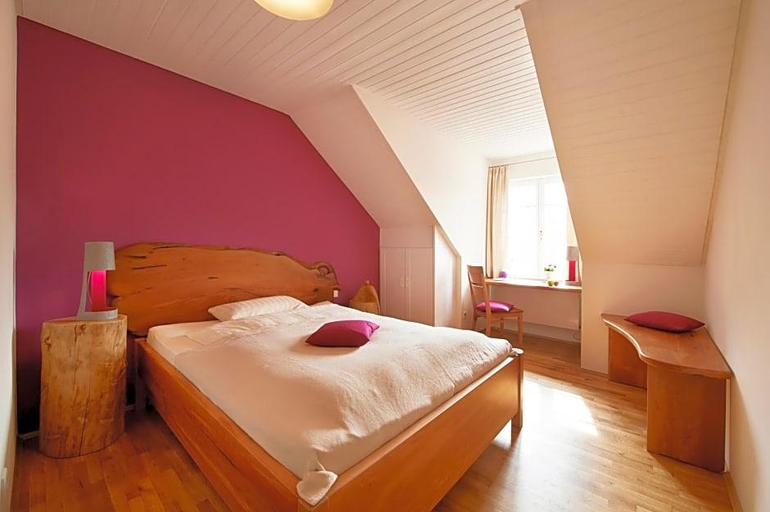 Bedroom 3, Lindengut Biohotel, Fulda