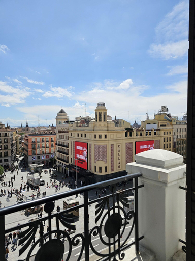 Room 4, Ã‰xito En Madrid, Madrid