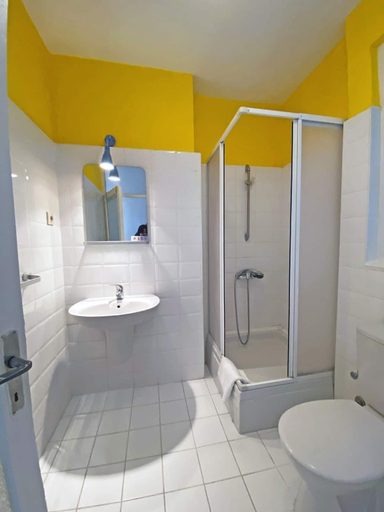 Bathroom 5, Petek Pansiyon, Kadıköy