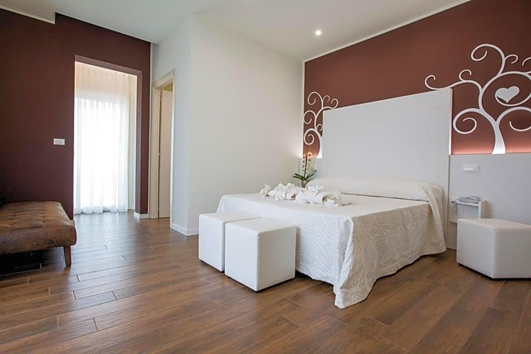 Bedroom 4, Hotel Augusta, Rimini