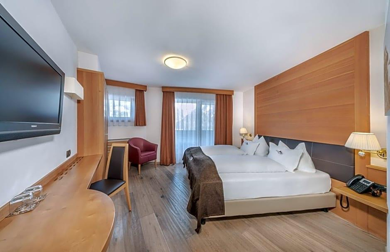 Bedroom 4, Hotel Chalet Dlaces, Bolzano