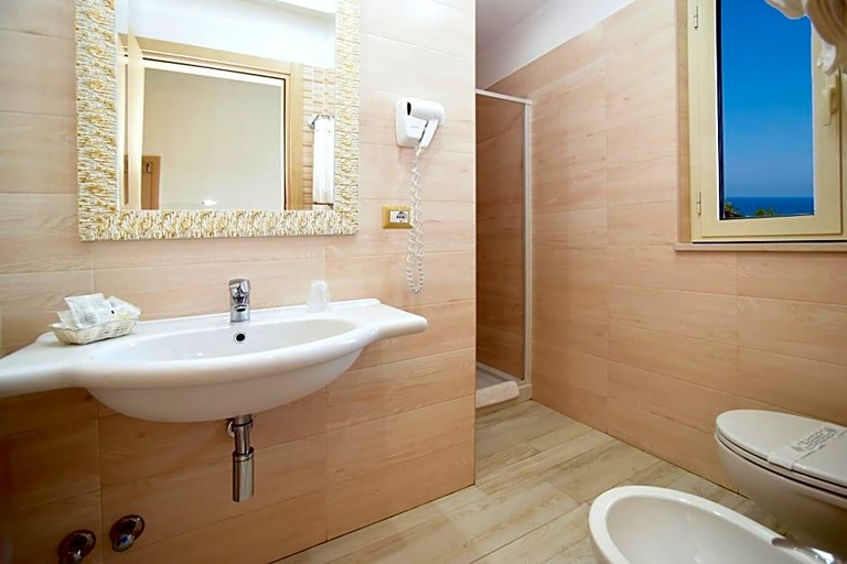 Bathroom 5, Hotel Incanto, Foggia