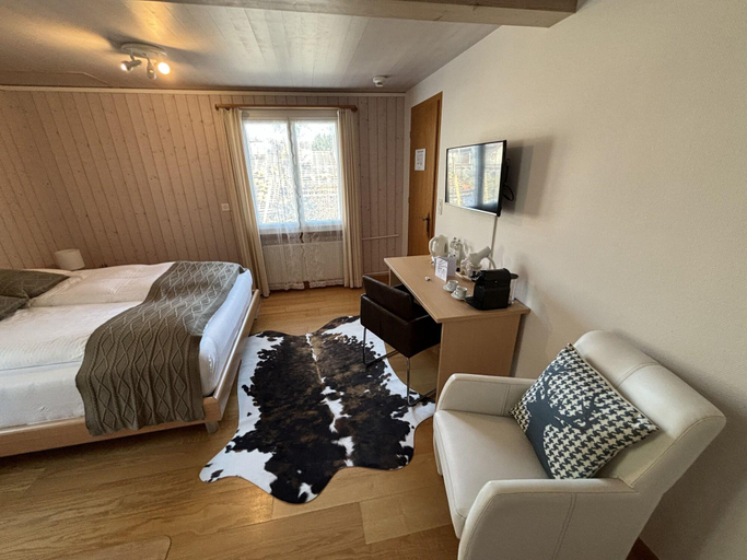 Bedroom 3, Boutique Hotel Alpina, Interlaken