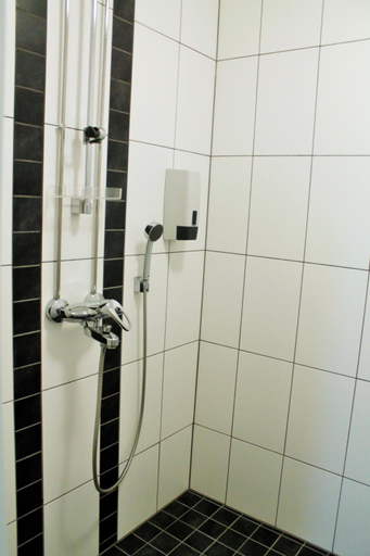 Bathroom 3, Hotel Turistihovi, Kymenlaakso