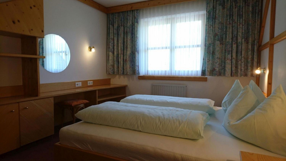 Bedroom 2, Appartementhotel Hechenberg, Zell am See