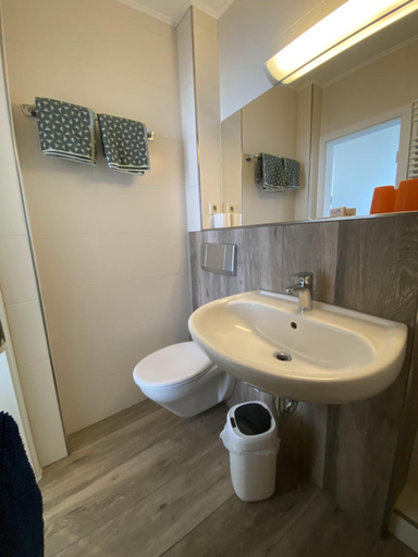 Bathroom 3, Hotel Zum Hafen, Vorpommern-Rügen