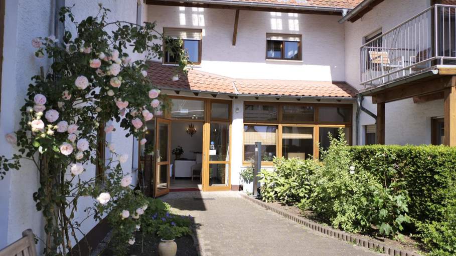 Exterior & Views 2, Hotel Bett & Frühstück, Groß-Gerau