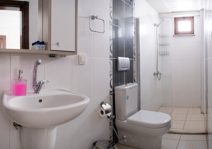 Bathroom, Bozcaada Albatros Otel, Bozcaada