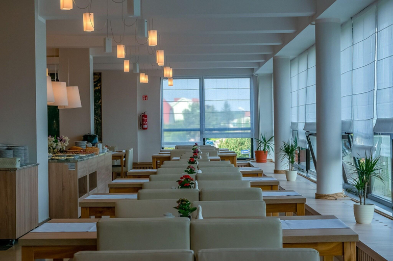 Restaurant 4, Hotel *** Nat Jaros˜çawiec, Sławno