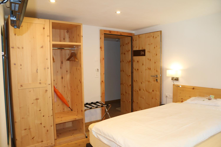 Bedroom 3, Hotel Helvetia, Inn