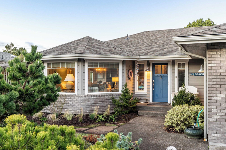 General view 1, Truly A Treasure By Avantstay Walk To Beach Patio, Tillamook