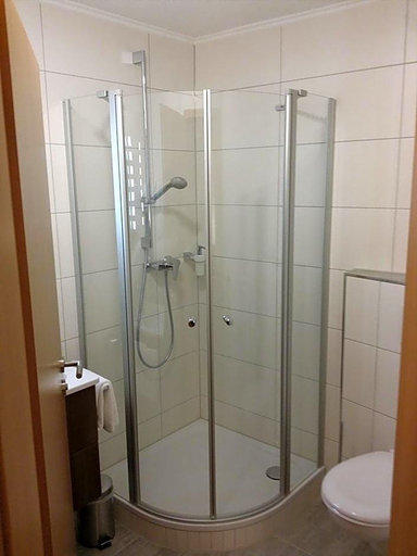 Bathroom 4, Hotel Rheinkrone, Koblenz