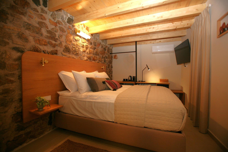 Bedroom 3, Living Yard Acropolis, Attica