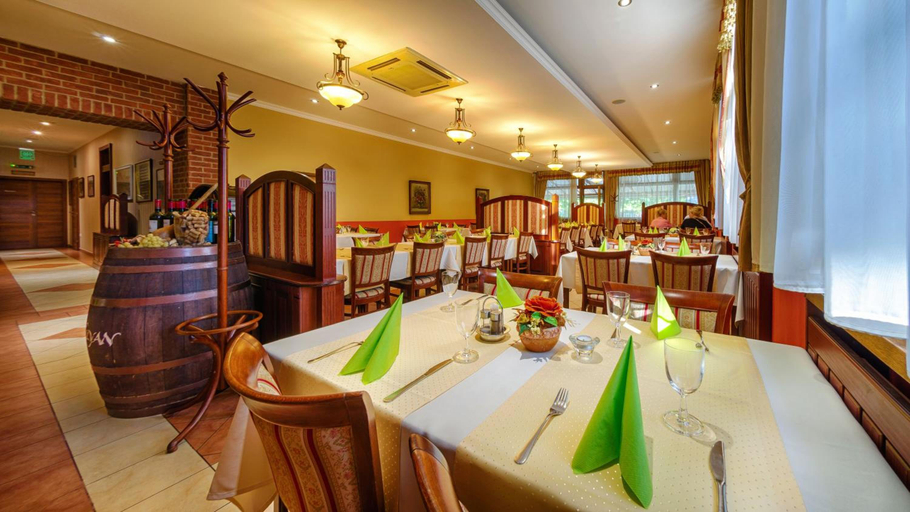 Food & Drinks 5, Hotel Tevel, Galanta