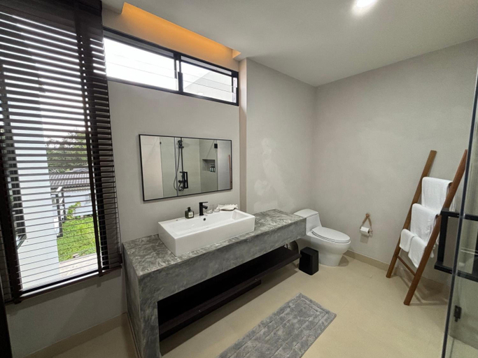 Bathroom 3, The Episode Boutique Hotel, Phunphin
