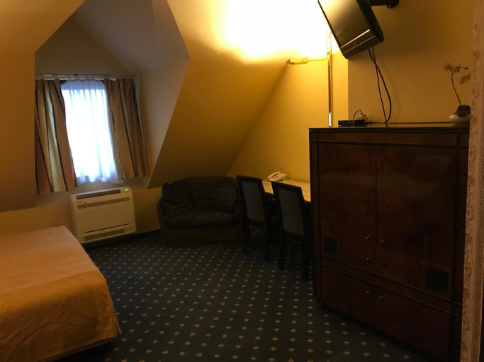 Bedroom 2, Hotel Podzamcze, Tarnów City