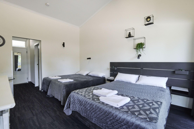 Room 4, Blue Gums Hotel, Adelaide