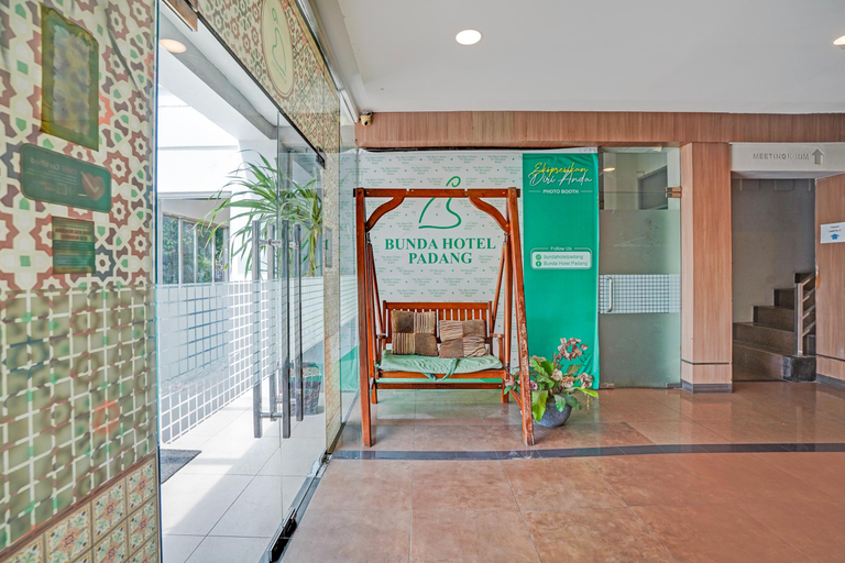 Lobby 5, Townhouse Oak Padang near RTH Imam Bonjol, Padang