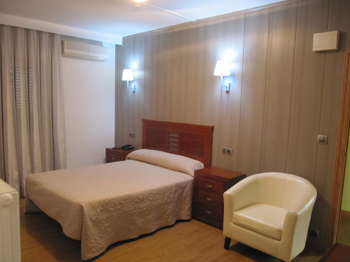 Bedroom 2, Hotel Corona De Castilla, Salamanca