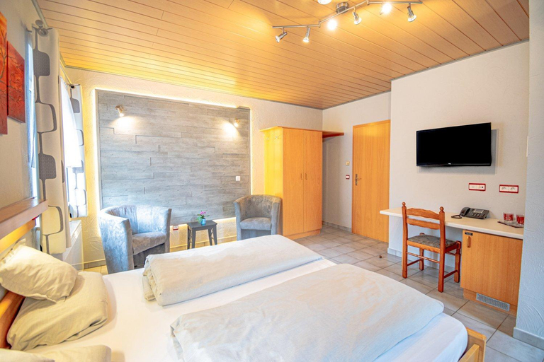 Bedroom 3, Hotel Ulftaler Schenke, Liège