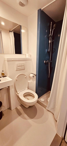 Bathroom 4, Hotel Formio, Paris
