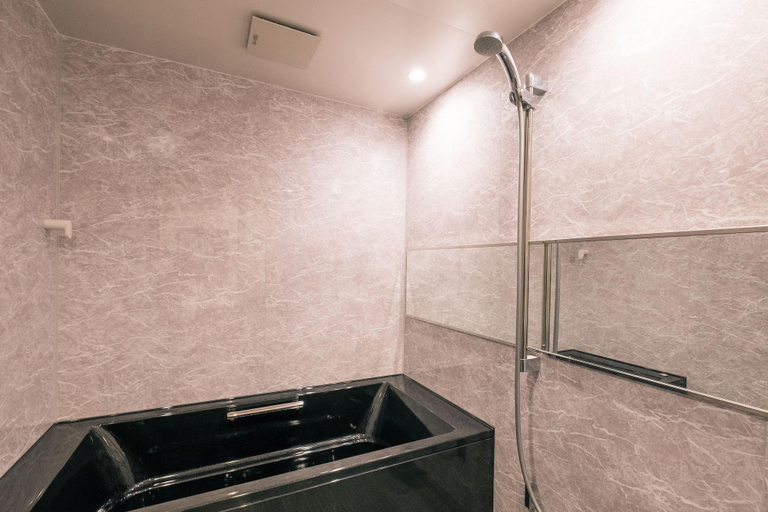 Bathroom 4, Happo Apartments, Hakuba