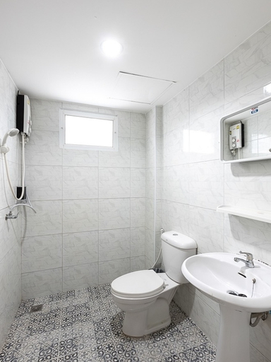 Bathroom 4, Sleep at Phuket SHA+, Phuket Island