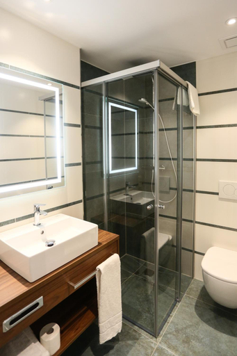 Bathroom 3, Hotel Lutz, Donau-Ries