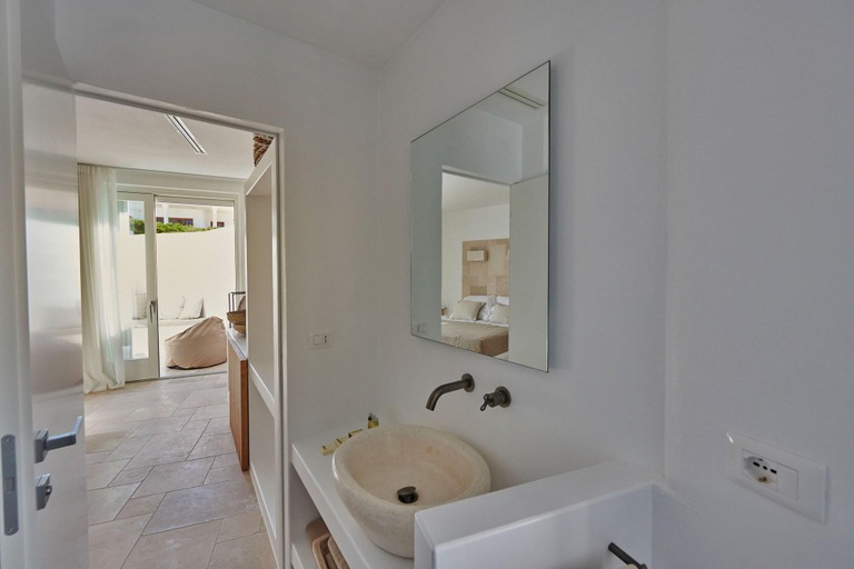 Bathroom 5, Musae al Mare, Bari