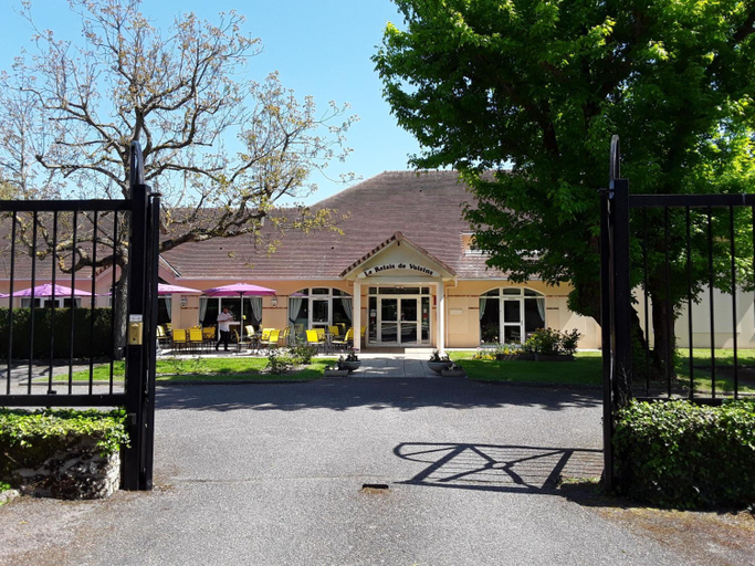 Exterior & Views 2, Le Relais De Voisins, Yvelines