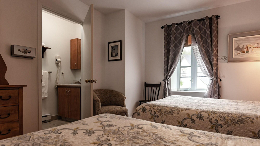 Bedroom 3, Auberge Akamaraska, Kamouraska