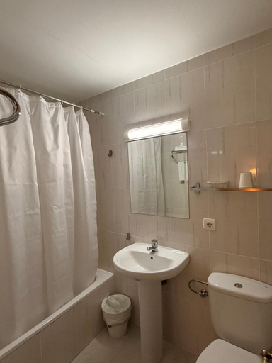 Bathroom, Hotel La Brañina, León