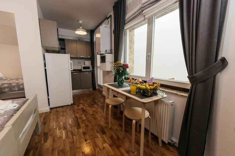 Others 4, Yellowboot Aparthotel, Sibiu
