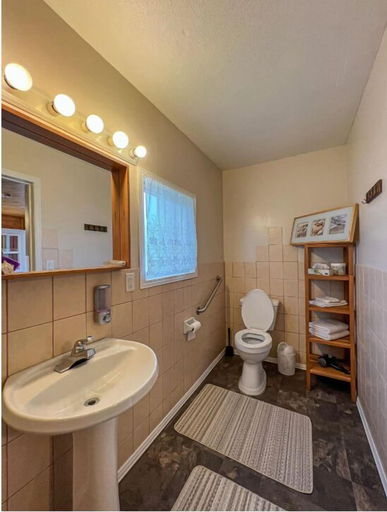 Bathroom 3, Ahmic Lake Resort, Parry Sound