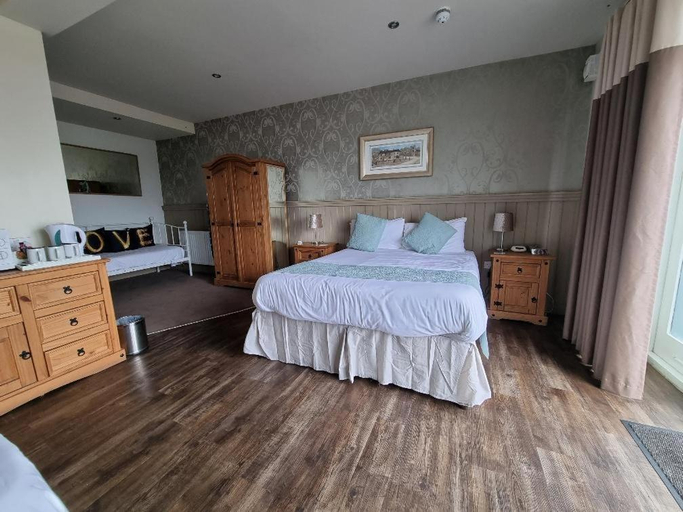 Bedroom 3, Ye Olde Fighting Cocks, Cumbria