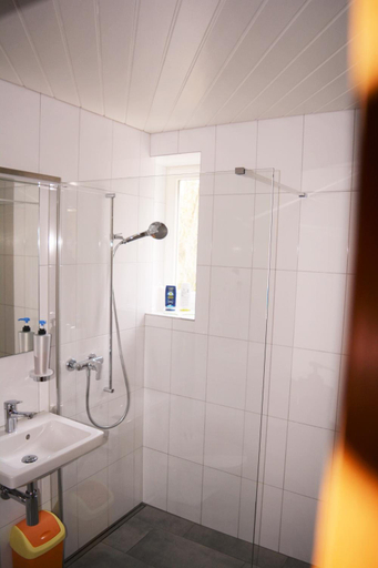 Bathroom 3, Hotel Restaurant Belvedere, Appenzell Innerrhoden