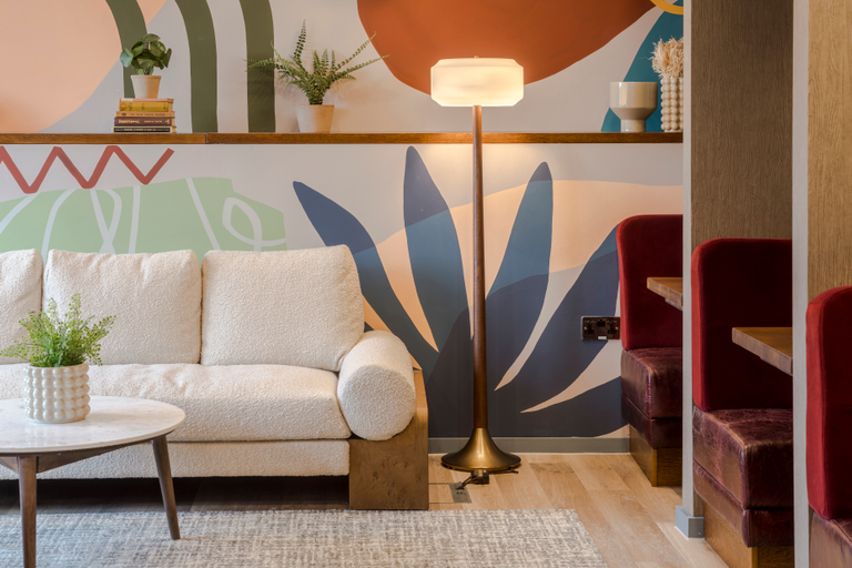 Lobby 5, Milton Keynes - Your Apartment, Milton Keynes