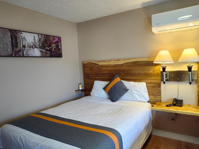 Bedroom 3, Harbour Light Motel, Nanaimo