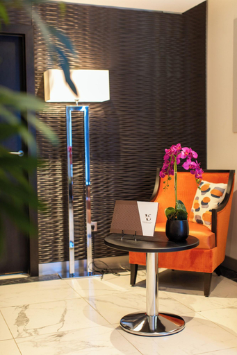 Lobby 4, Zenao Appart Ha Tel Fra Jus, Var