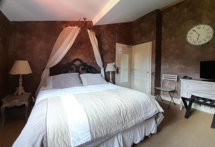 Bedroom 4, Les Jardins de la Tour, Ain