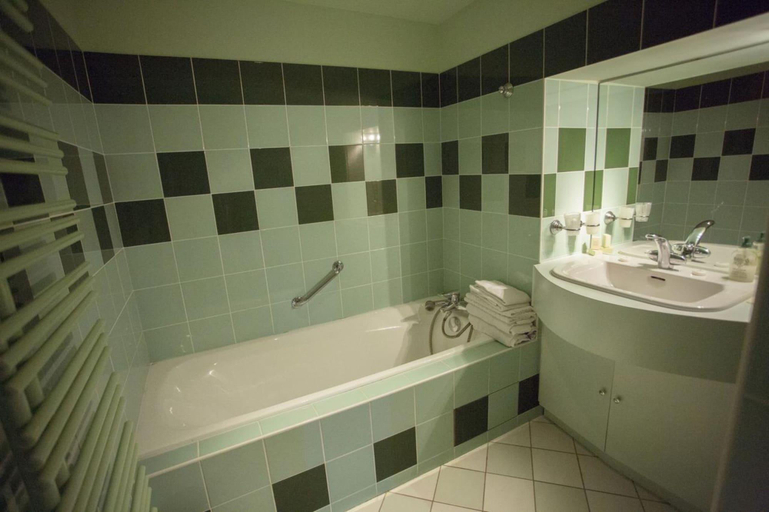 Bathroom 4, Le Bonheur Dans Le Prã©, Haute-Savoie